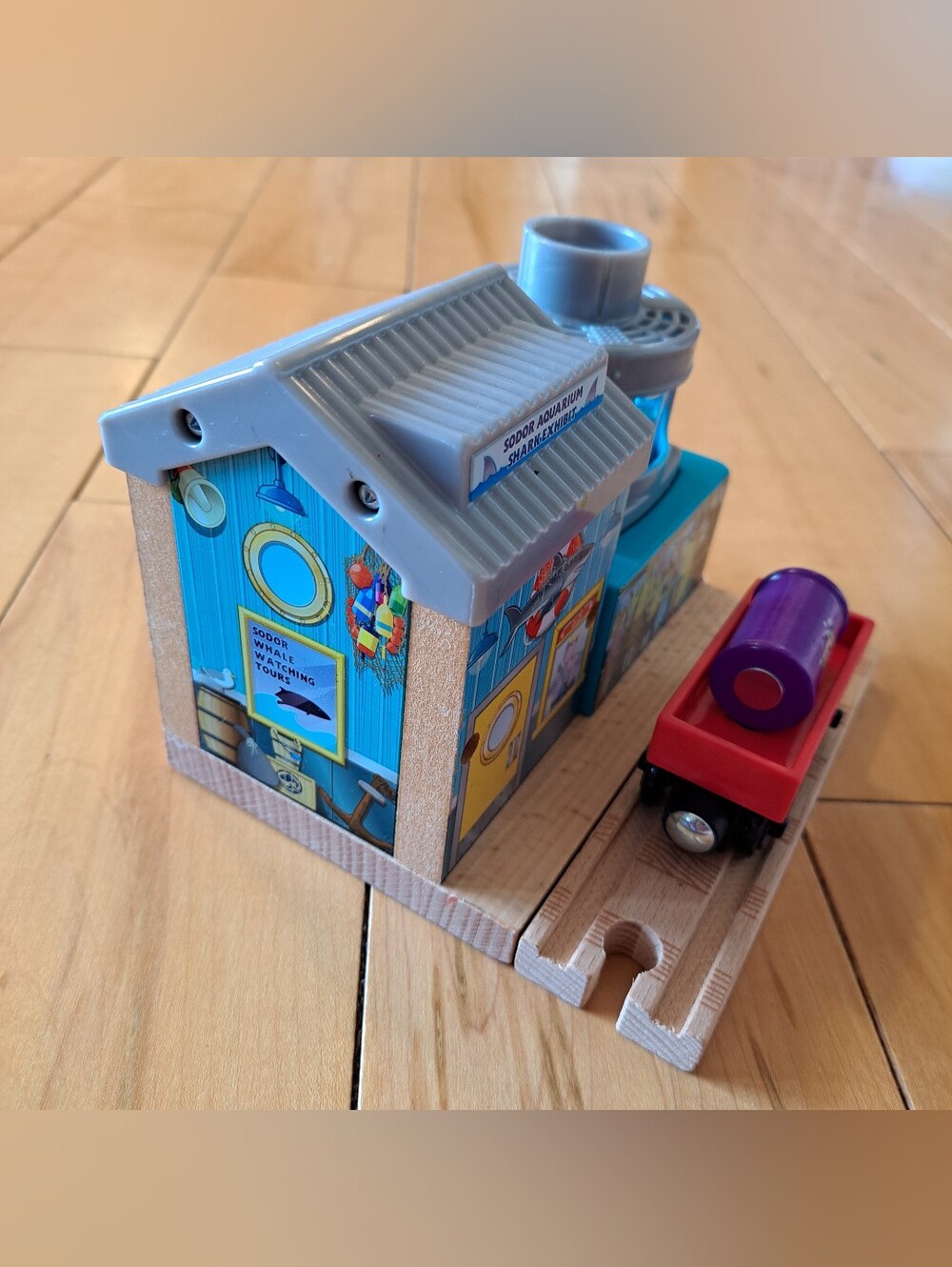 SHARK FOOD DELIVERY SODOR AQUARIUM SHARK EXHIBIT Thomas Train Wooden Railway - Picture 6 of 7